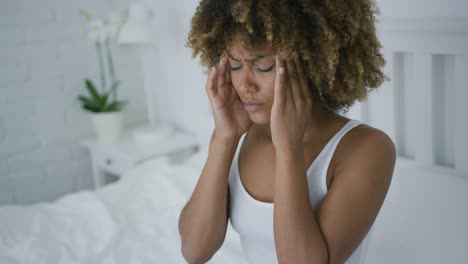 Woman-suffering-from-headache