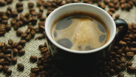 Mug-of-freshly-brewed-espresso
