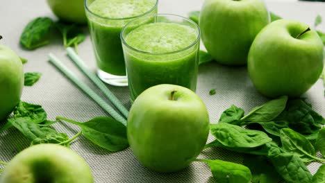 Green-smoothie-in-glasses-and-ingredients